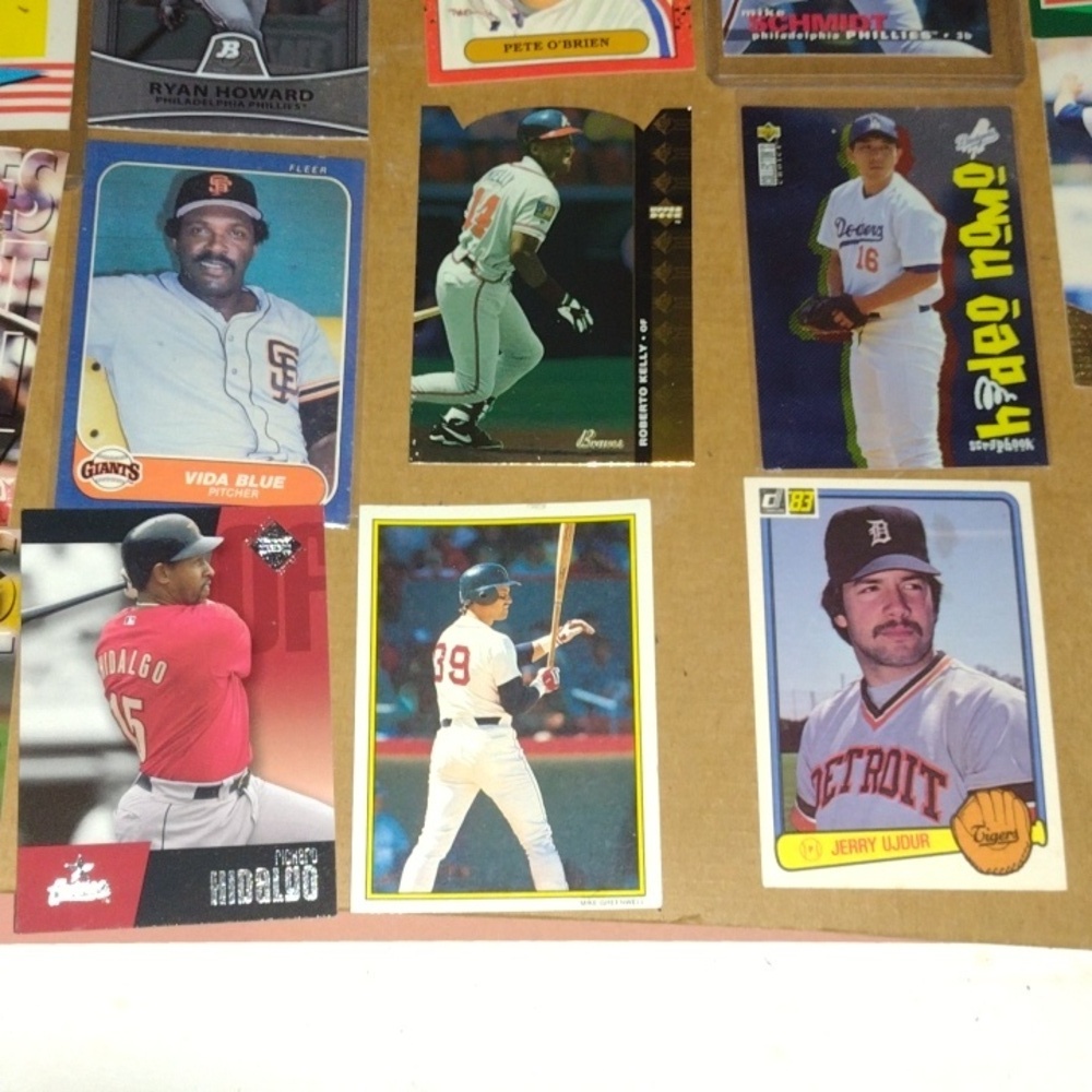 Assorted Baseball Trading Cards - Picture 4 of 7